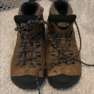 KEEN Men's Tan and Black Outdoor Boots